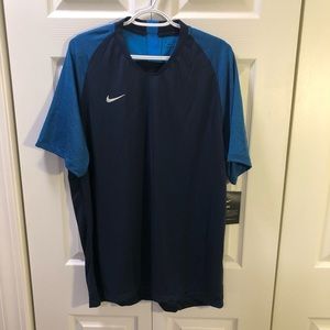 Nike soccer jersey. Size XL, NWT